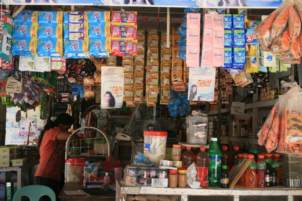 Buy 1 Take All: Ang pamilihan, politika, at ang ilusyon ng&nbsp;pagpipilian